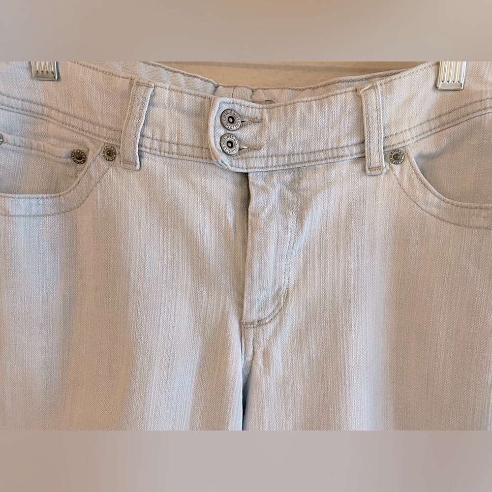 Chico’s Platinum Roll Cuff Light Blue Crop Jeans - Picture 4 of 7